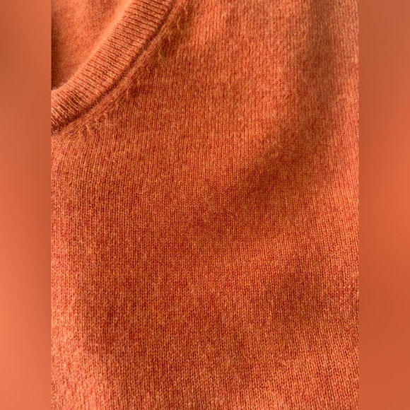 Neiman Marcus Men's Cashmere Sweater V-neck Heathered Orange Sz L - Picture 10 of 10